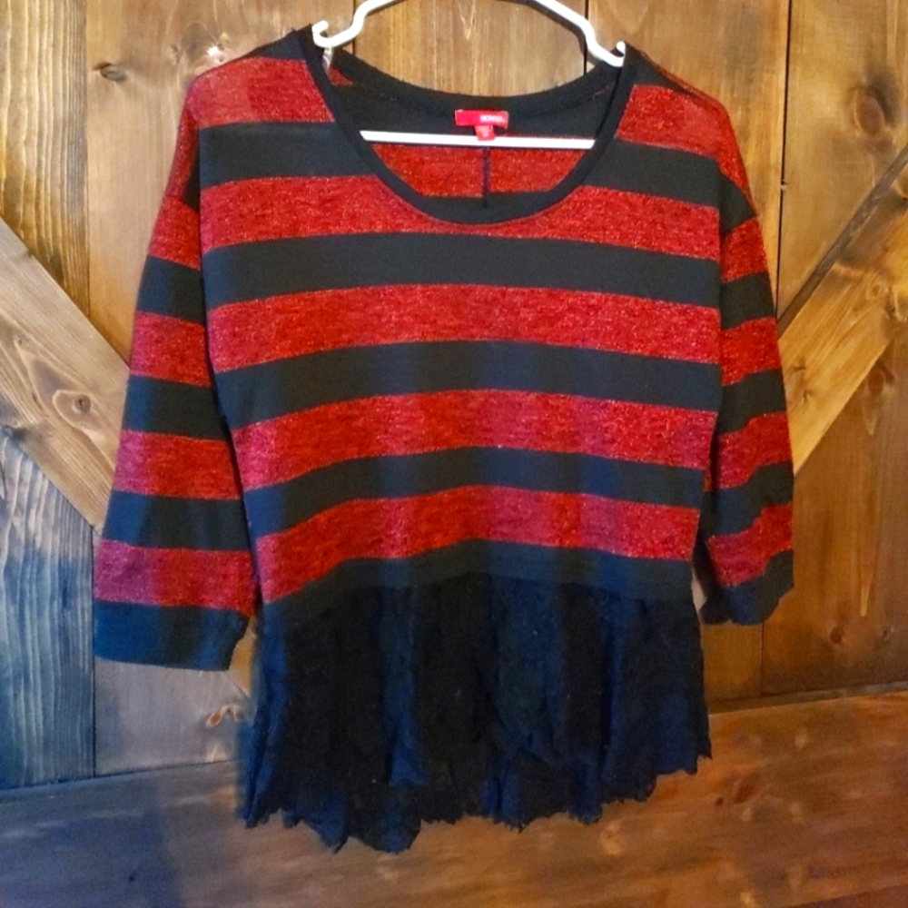 ❤️🩷❤️ Striped sparkle metallic lace hem peplum top medium